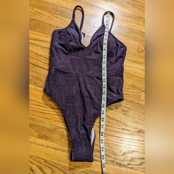Cupshe Jacquard V-Neck One Piece Swimsuit in Plum sz S NWT - Picture 11 of 12